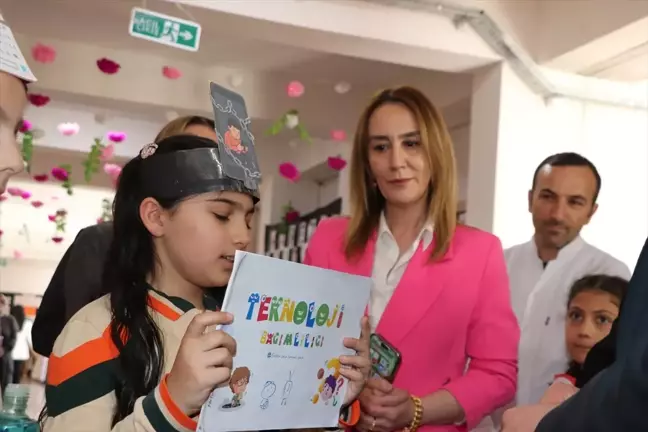 Erzurum'da Öğrencilerden Teknoloji Bağımlılığı ve Akran Zorbalığına Dikkat Çeken Sergi