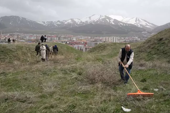 Erzurum'da Hıdırellez İçin Tabyada Temizlik Etkinliği Düzenlendi