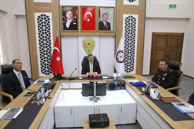 Erzurum Valisi Çiftçi, Sahipsiz Köpek Sorununa Dikkat Çekti