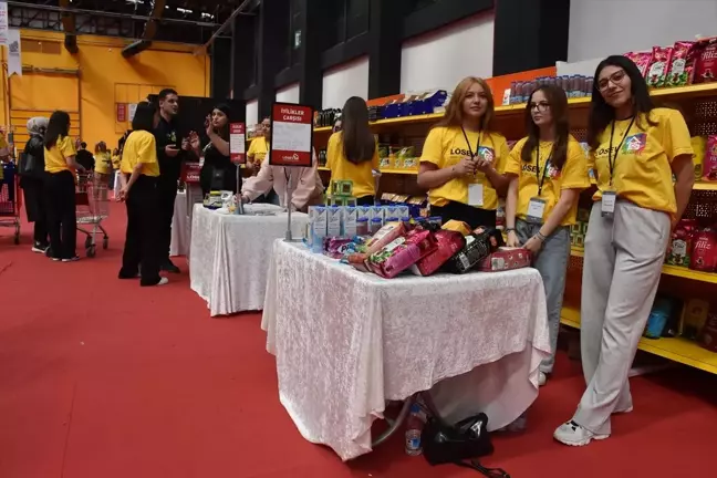 Eskişehir'de İyilikler Çarşısı Etkinliği Düzenlendi