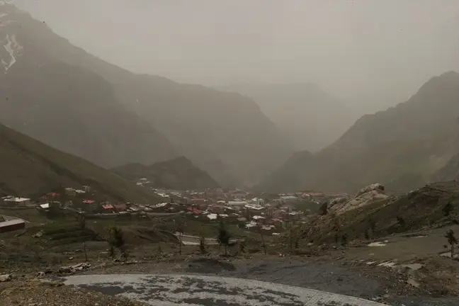 Hakkari'de Toz Taşınımı Hayatı Olumsuz Etkiliyor