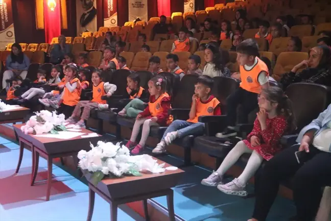 Hatay'da Sanatla Ayağa Kalkıyor Etkinliği: 'Neşeli Hayvanlar' Müzikali Sahnelendi