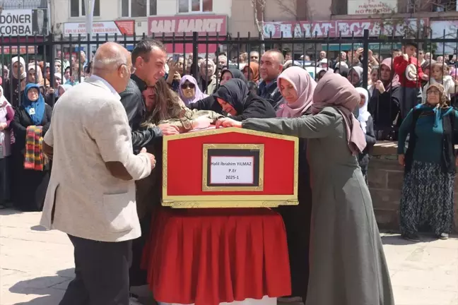 Hatay'da Şehit Düşen Piyade Er Halil İbrahim Yılmaz Memleketinde Defnedildi