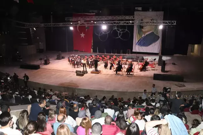 Hatay'da 23 Nisan Konseri Coşkuyla Gerçekleştirildi