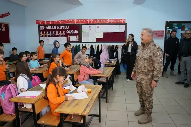Emniyet Müdürü'nden Öğrenciye Doğum Günü Sürprizi