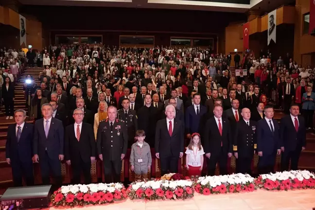 İstanbul'da 23 Nisan Ulusal Egemenlik ve Çocuk Bayramı Coşkuyla Kutlandı