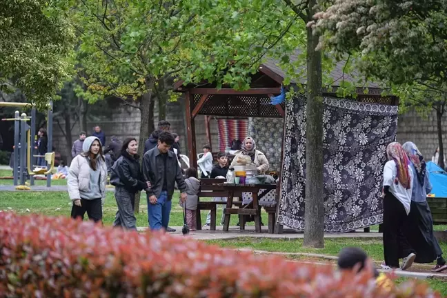 İstanbul'da Deprem Sonrası Millet Bahçeleri Toplanma Alanı Oldu