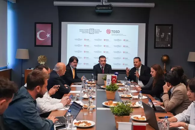 Türk Hazır Giyim Sektöründe Kriz ve Çözüm Önerileri