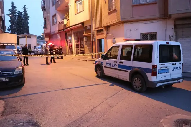 Kilis'te Araç Park Yeri Nedeniyle Silahlı Kavga: Baba ve Oğlu Yaralı
