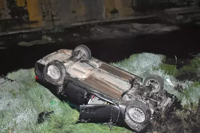 Kırıkkale'de Otomobil Dereye Düşerek Ters Döndü, Sürücü Hastaneye Kaldırıldı
