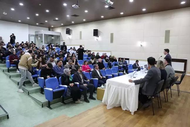 KLÜ'de Medya ve Habercilik Konferansı Düzenlendi
