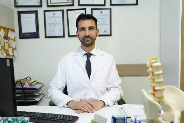 Masa Başında Çalışanlar İçin Bel ve Sırt Ağrılarını Önlemenin Yolları