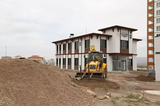 Melikgazi'de İki Yeni Sağlık Merkezi İçin Çevre Düzenlemesi Başladı