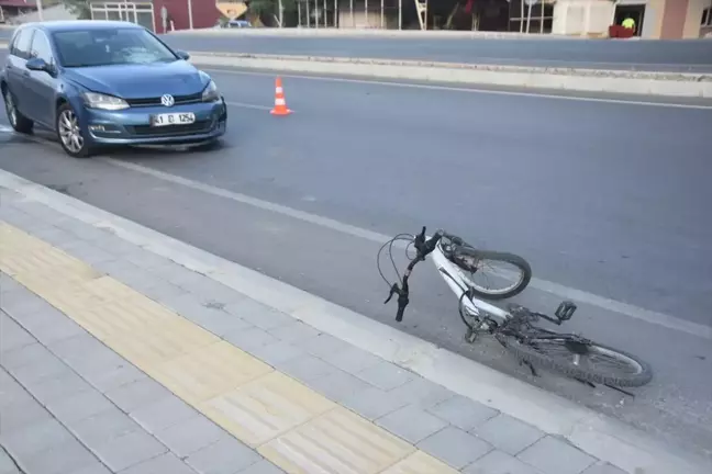 Mersin'de Bisikletli Çocuğa Otomobil Çarptı: Ağır Yaralı