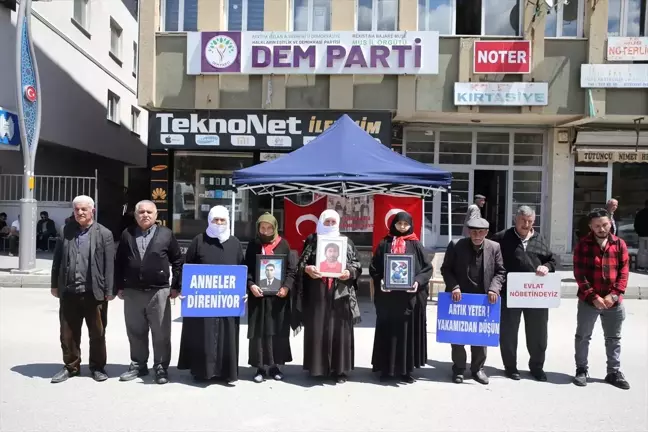 Muş'ta Aileler PKK Tarafından Kaçırılan Çocukları için Eylem Yaptı