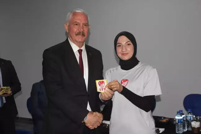 Osmaniye'de 14 Yeni Futbol Hakemine Kokart Töreni