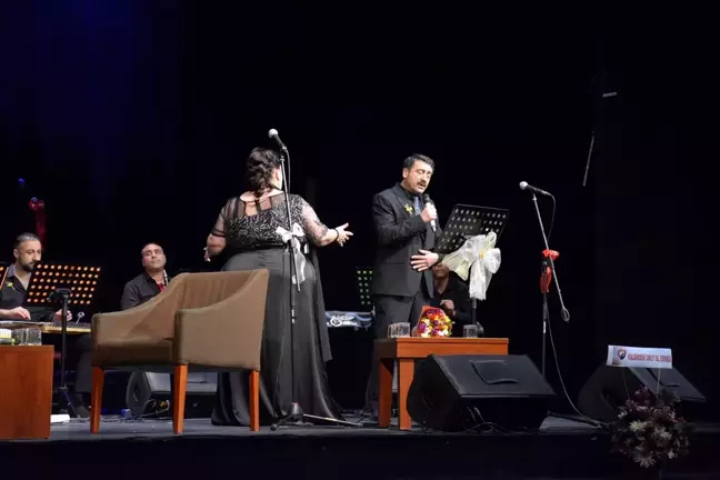 Fatma Gündoğdu 25. Sanat Yılında Konser Verdi