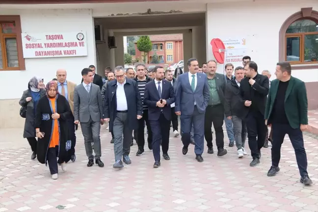 Taşova'da Gençlik Merkezi ve Spor Salonları İçin İnceleme Yapıldı
