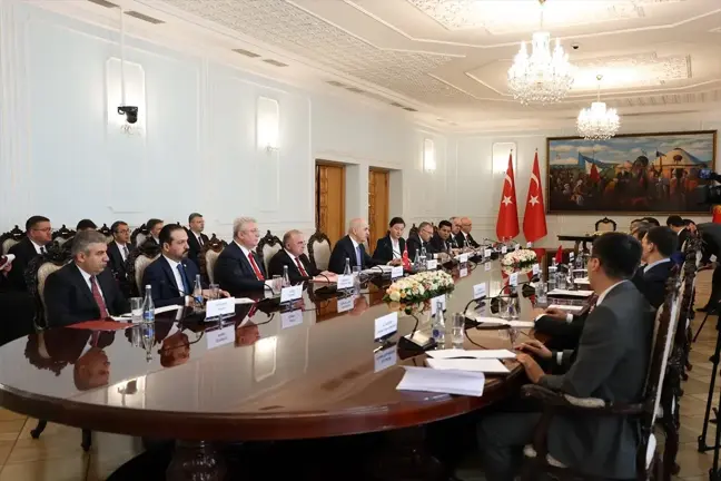 TBMM Başkanı Kurtulmuş, Bişkek'te Kırgızistan Meclis Başkanı Turgunbek Uulu ile bir araya geldi Açıklaması