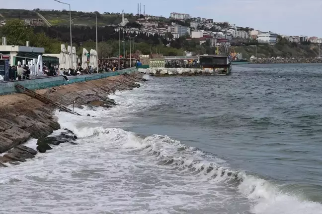 Tekirdağ'da Poyraz Deniz Ulaşımını Olumsuz Etkiliyor