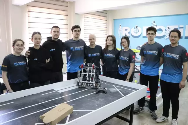 Türk Lise Öğrencileri, Robotlarıyla Dünya Şampiyonasına Hazırlanıyor