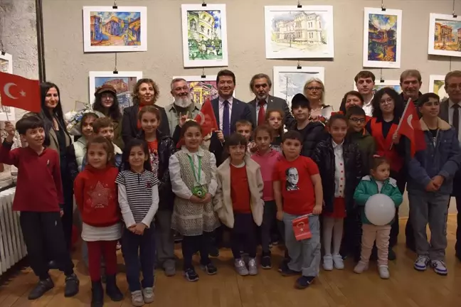 Trabzon'da Dünya Çocukları Resim Sergisi Açıldı