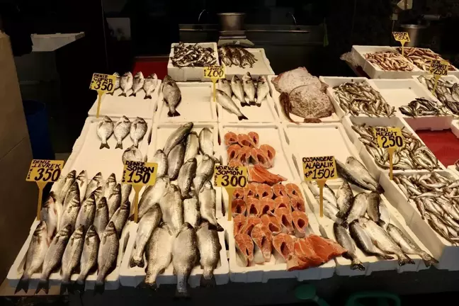 Trabzon'da Balık Fiyatları: Mezgit ve İstavrit 250 Lira