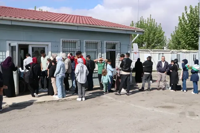 Suriyelilerin Ülkelerine Dönüşü Devam Ediyor