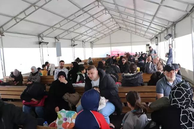 Suriye'den Türkiye'ye Sığınanların Ülkelerine Dönüşü Başladı