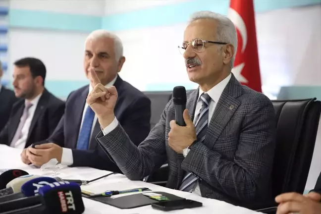 Ulaştırma ve Altyapı Bakanı Uraloğlu, AK Parti Siirt İl Başkanlığı'nda konuştu Açıklaması