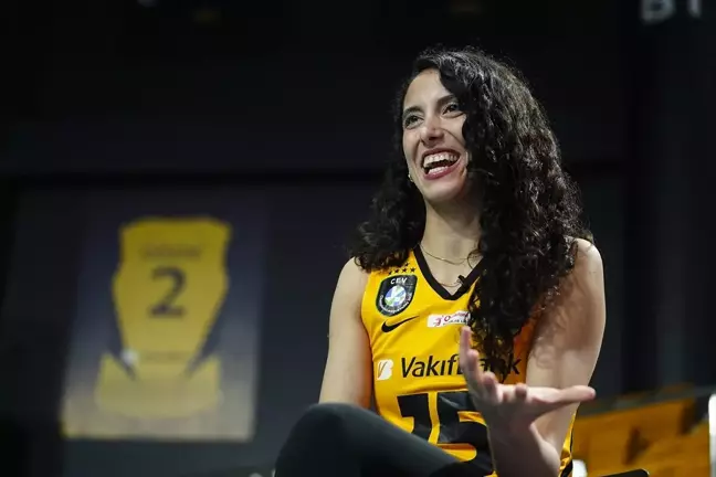 Deniz Uyanık: 'CEV Şampiyonlar Ligi Dörtlü Finali'nde Türkiye'yi Temsil Etmekten Gurur Duyuyoruz'