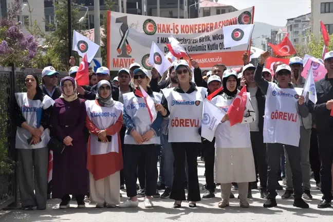 Van'da İşten Çıkarılan İşçiler 1 Mayıs'ta Eylem Yaptı