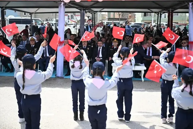 Van ve çevre illerde 23 Nisan Ulusal Egemenlik ve Çocuk Bayramı kutlandı