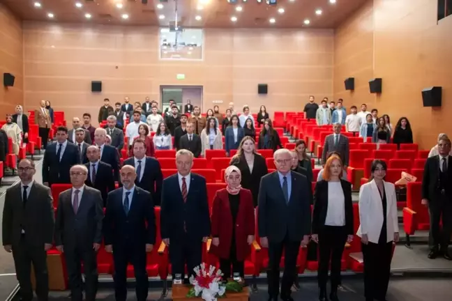 Erzincan'da Güncel Ekonomik Gelişmeler Sempozyumu Düzenlendi