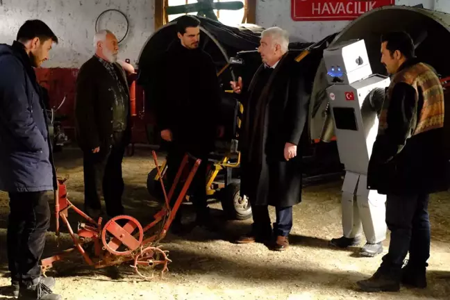 TRT dizisinin set aracı takla attı! Ünlü oyuncu hastanelik oldu