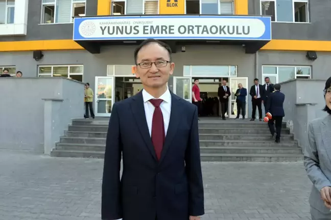 Çin Büyükelçisi Jiang Xuebin, Kahramanmaraş'taki Okula Bilgisayar Bağışladı