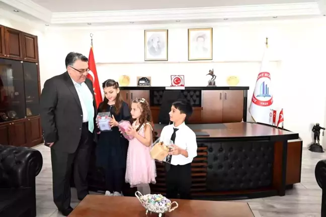 BEUN Rektörü Özölçer, 23 Nisan'da Çocukları Ağırladı