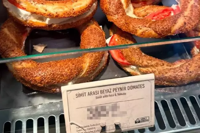 Sabiha G�k�en'deki kafede sat�lan simitin fiyat�n� g�renler "Yok art�k" diyor