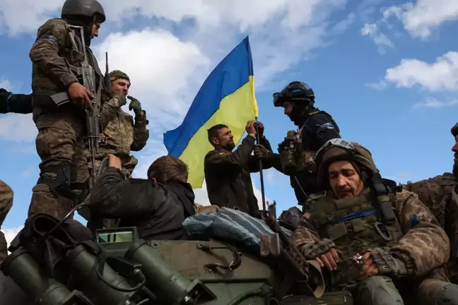 Ukrayna, İngiltere, Fransa ve ABD koşulsuz ateşkes için bir araya geliyor