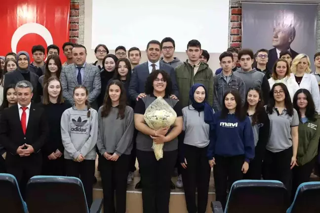Düzce Valisi Selçuk Aslan, Kariyer Günlerinde Öğrencilerle Buluştu