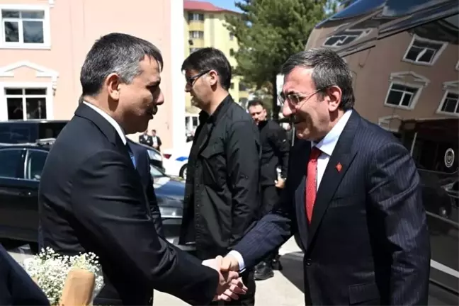 Cumhurbaşkanı Yardımcısı Cevdet Yılmaz, Erzurum'da Turizm Başkenti Etkinliklerine Katıldı