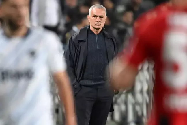 Mourinho, hakem kararlarına isyan etti: Yine canımız yandı