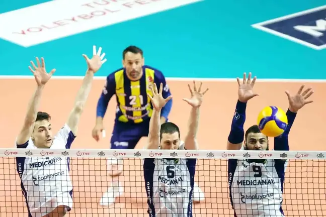 Fenerbahçe Medicana, Arkas Spor'u 3-1 ile Geçerek Sezonu 3. Sırada Tamamladı