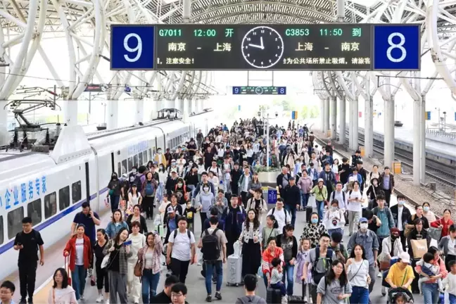 Çin'de 1 Mayıs İşçi Bayramı Tatili: 144 Milyon Tren Seyahati Bekleniyor