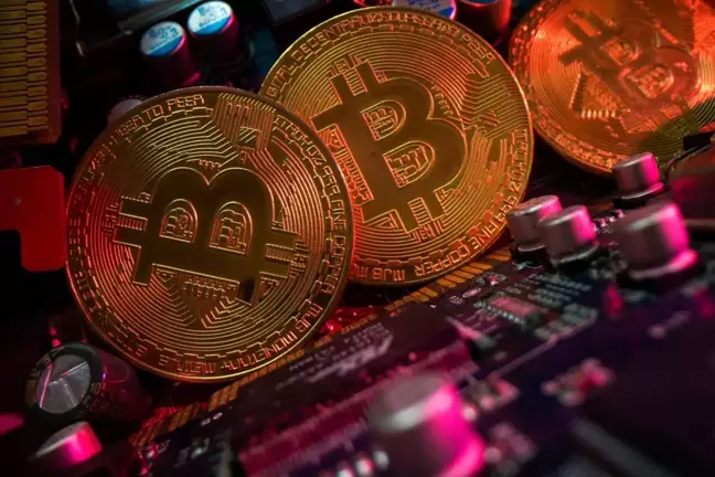 Bitcoin madencilik devi yapay zeka yatırımları nedeniyle zarar bildirdi