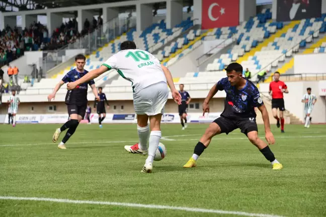 Serik Belediyespor, Erbaaspor'u 6-0 Mağlup Ederek Şampiyon Oldu