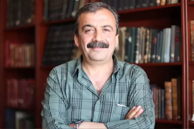 Sırrı Süreyya Önder'in vefatı sonrası ünlülerden peş peşe taziye mesajları