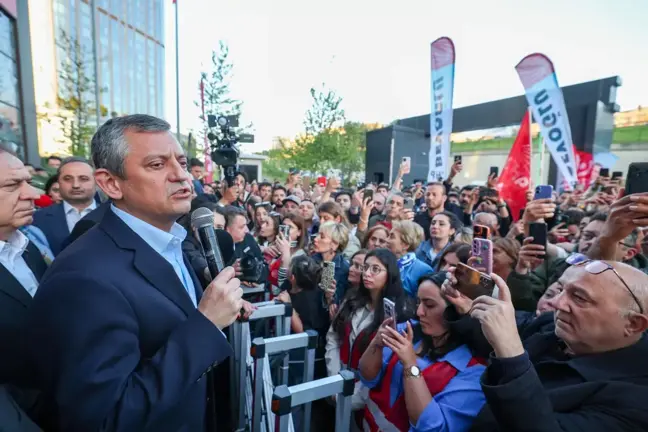 Özgür Özel: 'Biz korkmuyoruz, mücadelemize devam edeceğiz'
