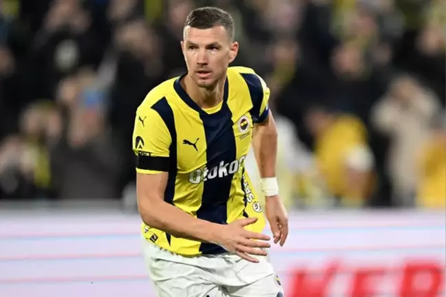Edin Dzeko'dan sürpriz paylaşım! Herkesin kafasını karıştırdı