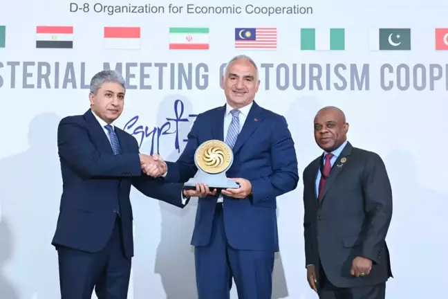Antalya, 2025 Yılı D-8 Yılın Turizm Şehri Seçildi
